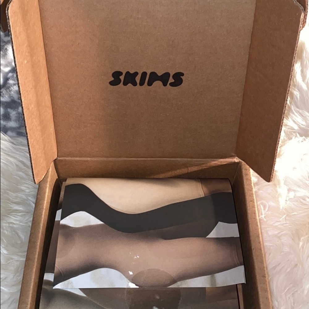 SKIMS CORE CONTROL THONG